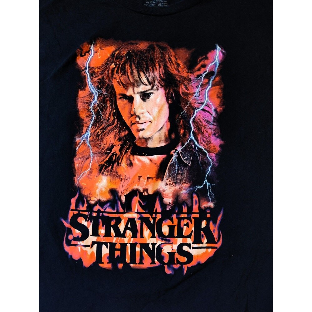 Official Netflix Stranger Things Eddie Munson Graphic Poster T-Shirt Size Large - Picture 2 of 4